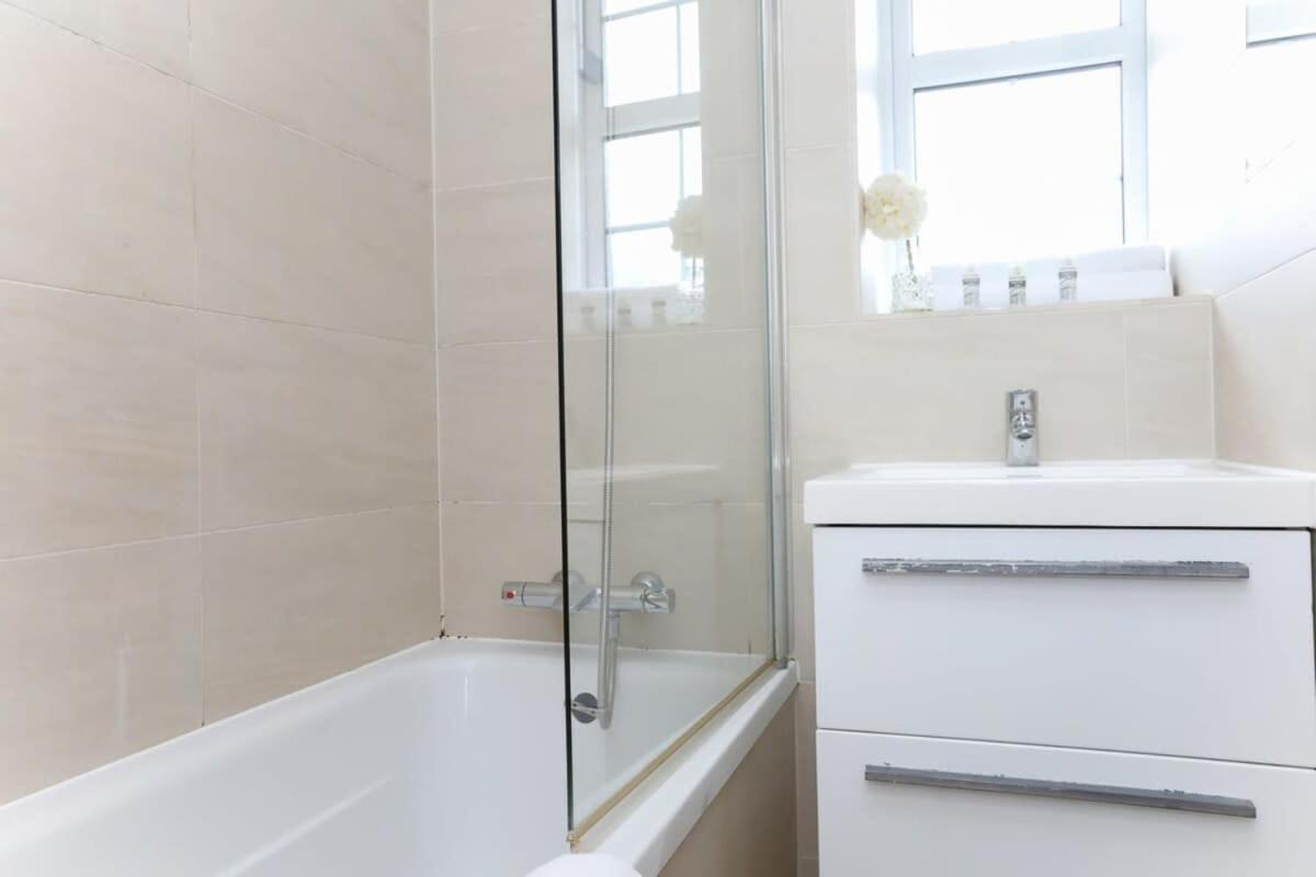 2 Bedroom Apartment In Waterloo Central 伦敦 外观 照片